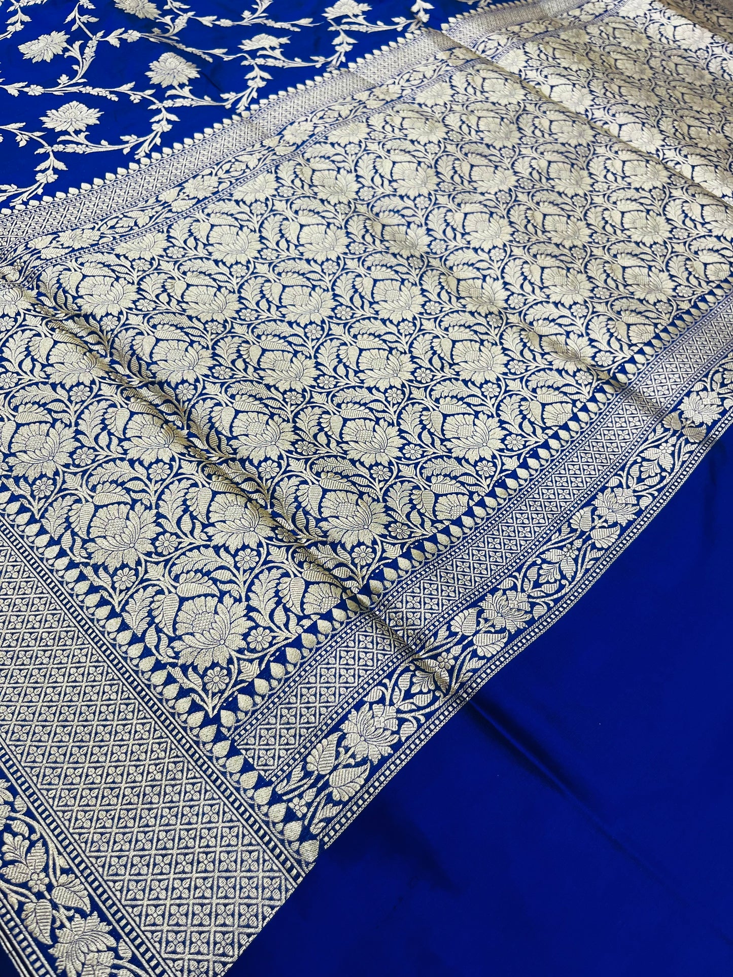 fantastic Pure Katan Silk Handloom Banarasi Saree - all Over jaal work