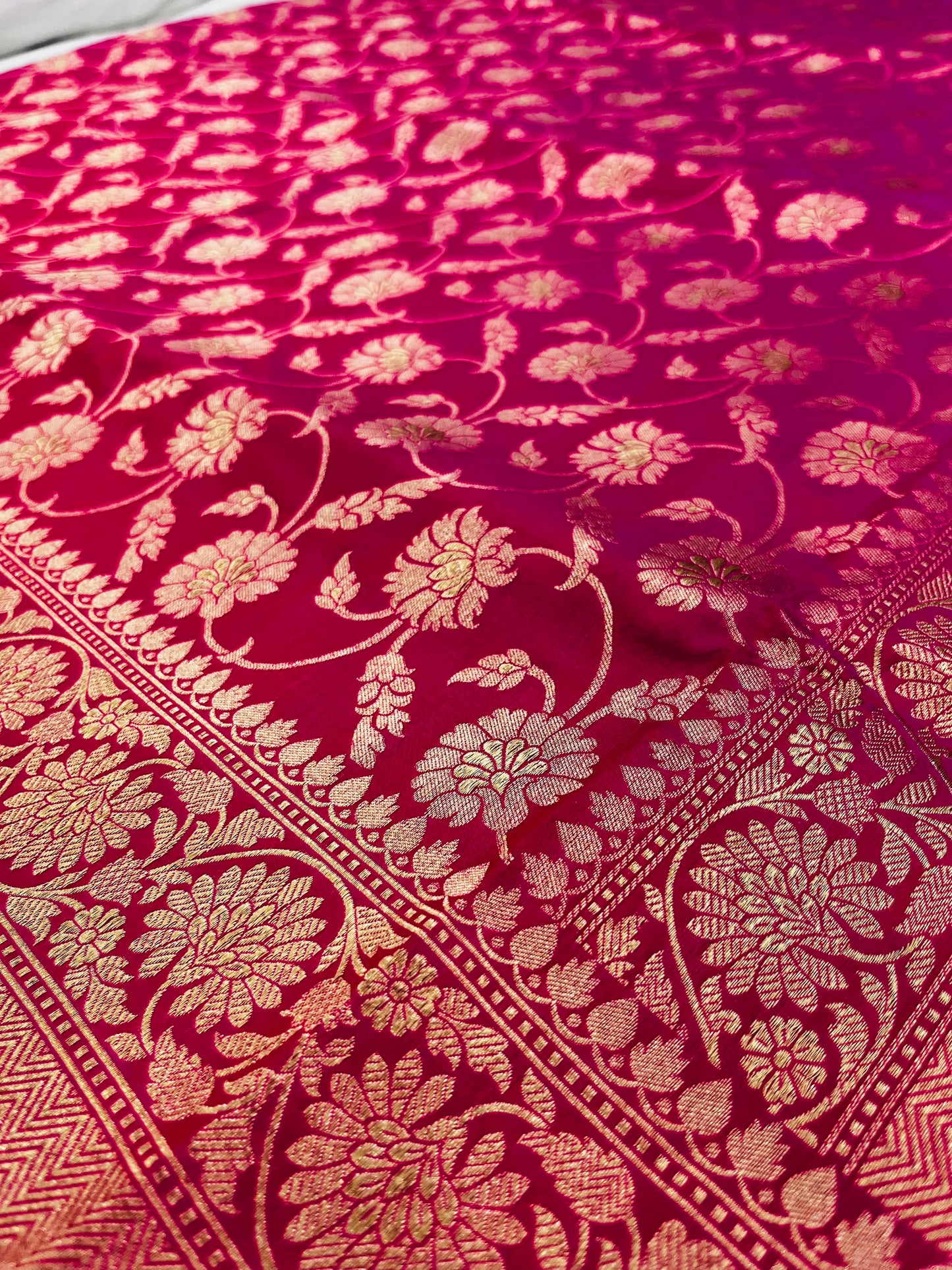 fantastic Pure Katan Silk Handloom Banarasi Saree - all Over jaal work