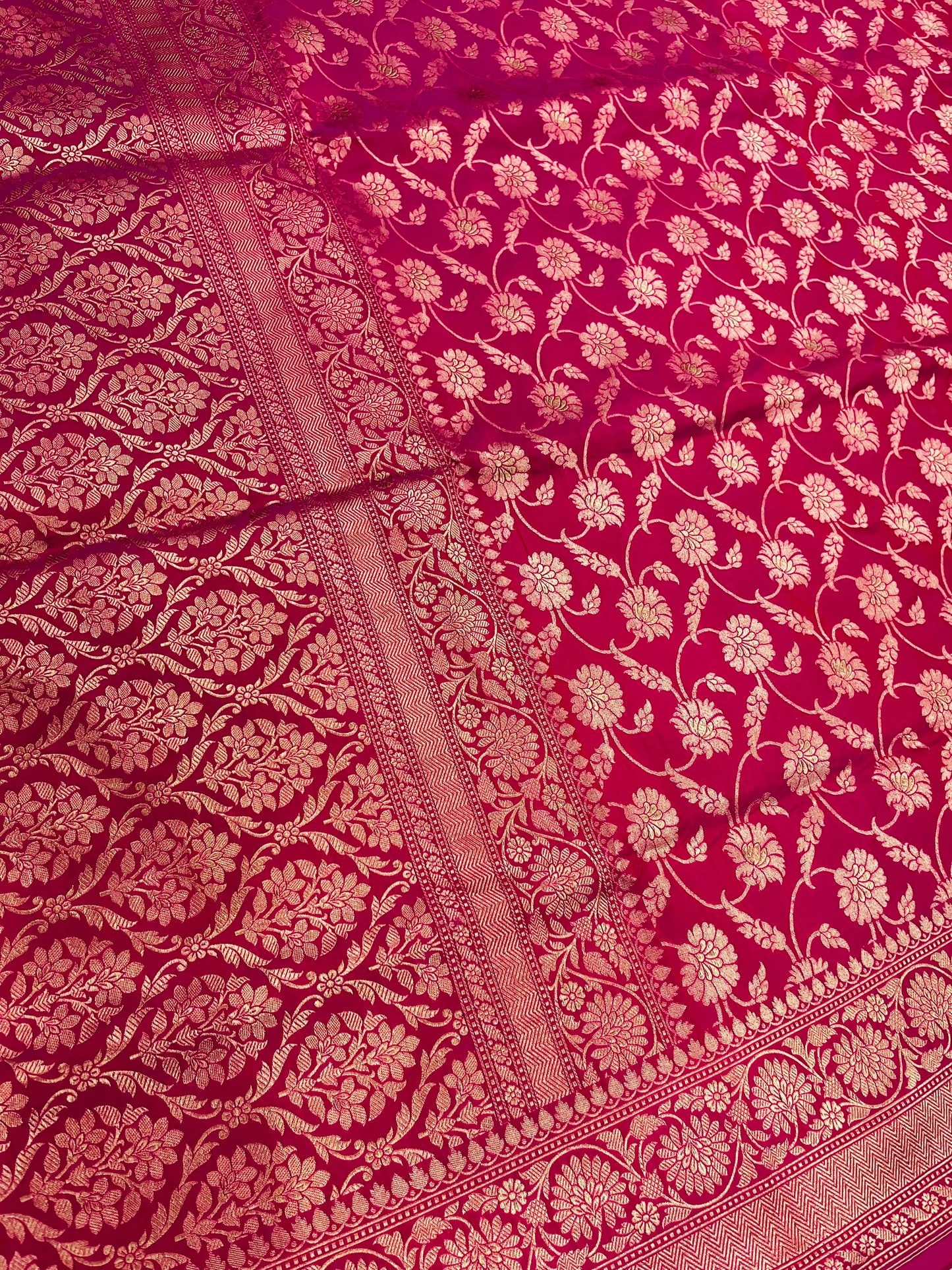 fantastic Pure Katan Silk Handloom Banarasi Saree - all Over jaal work