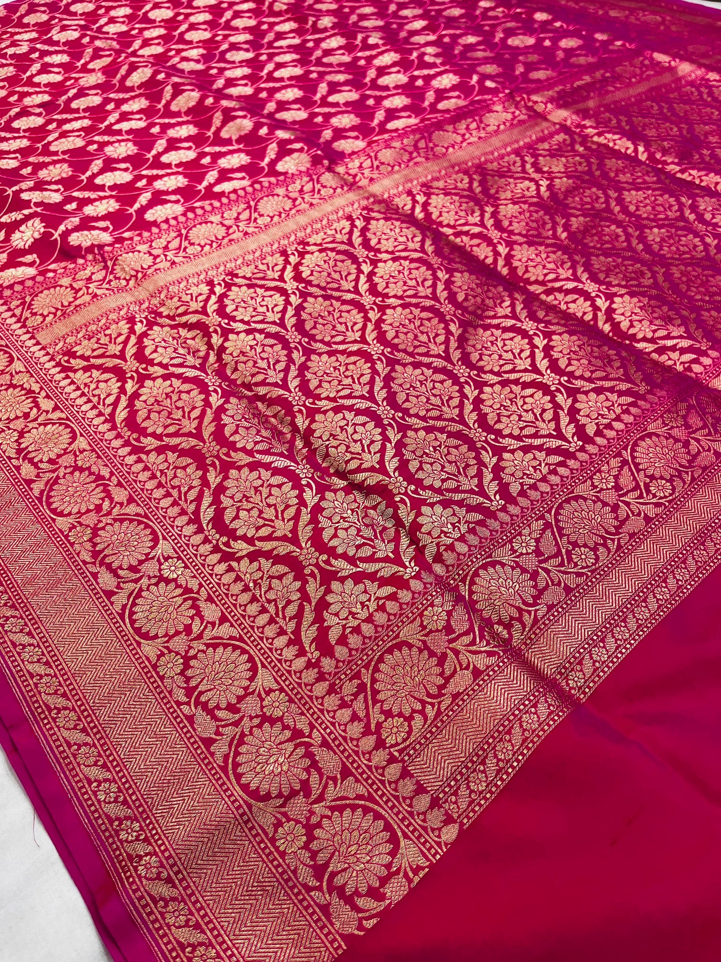 fantastic Pure Katan Silk Handloom Banarasi Saree - all Over jaal work