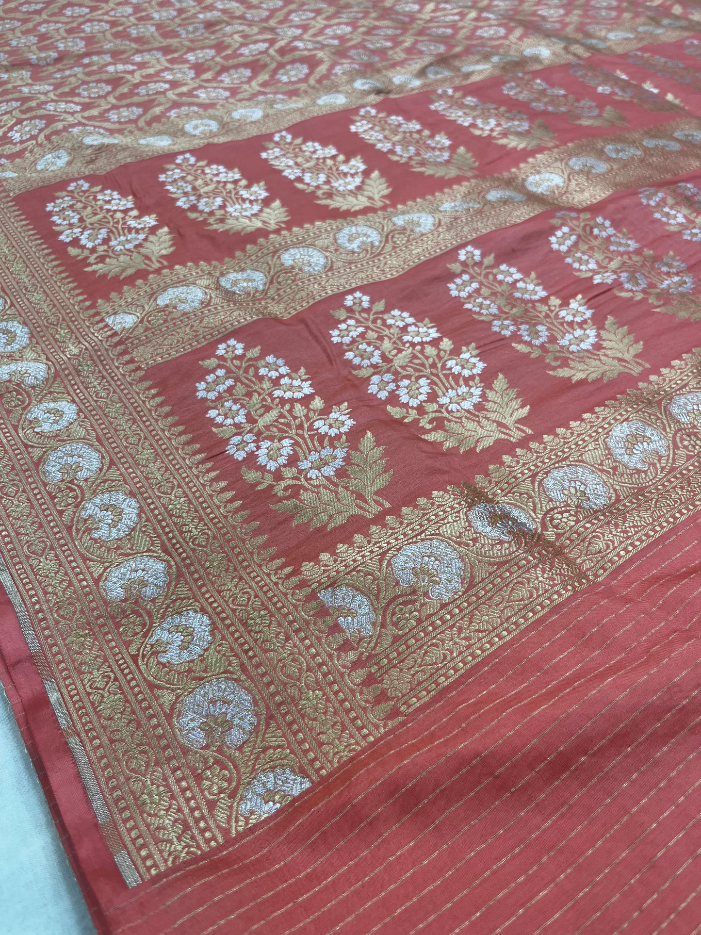 A Elegant Pure Katan Silk Banarasi Handloom Saree - All over Jaal work