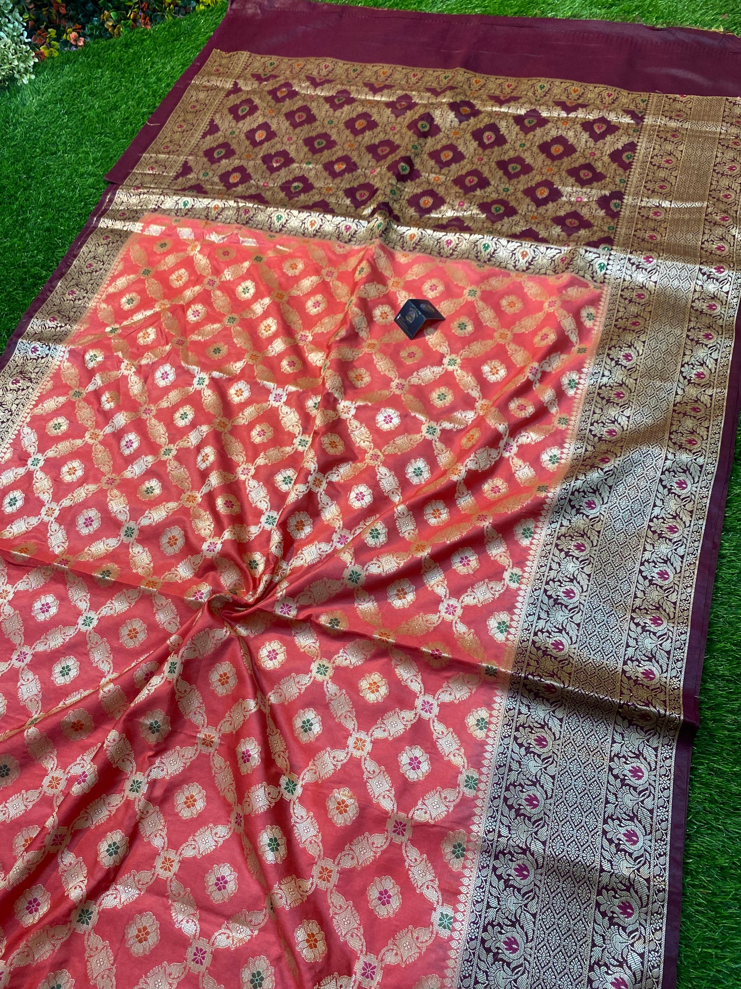 SEMI KATAN BANARASI SAREE WITH CONTRAST BORDER AND PALLU