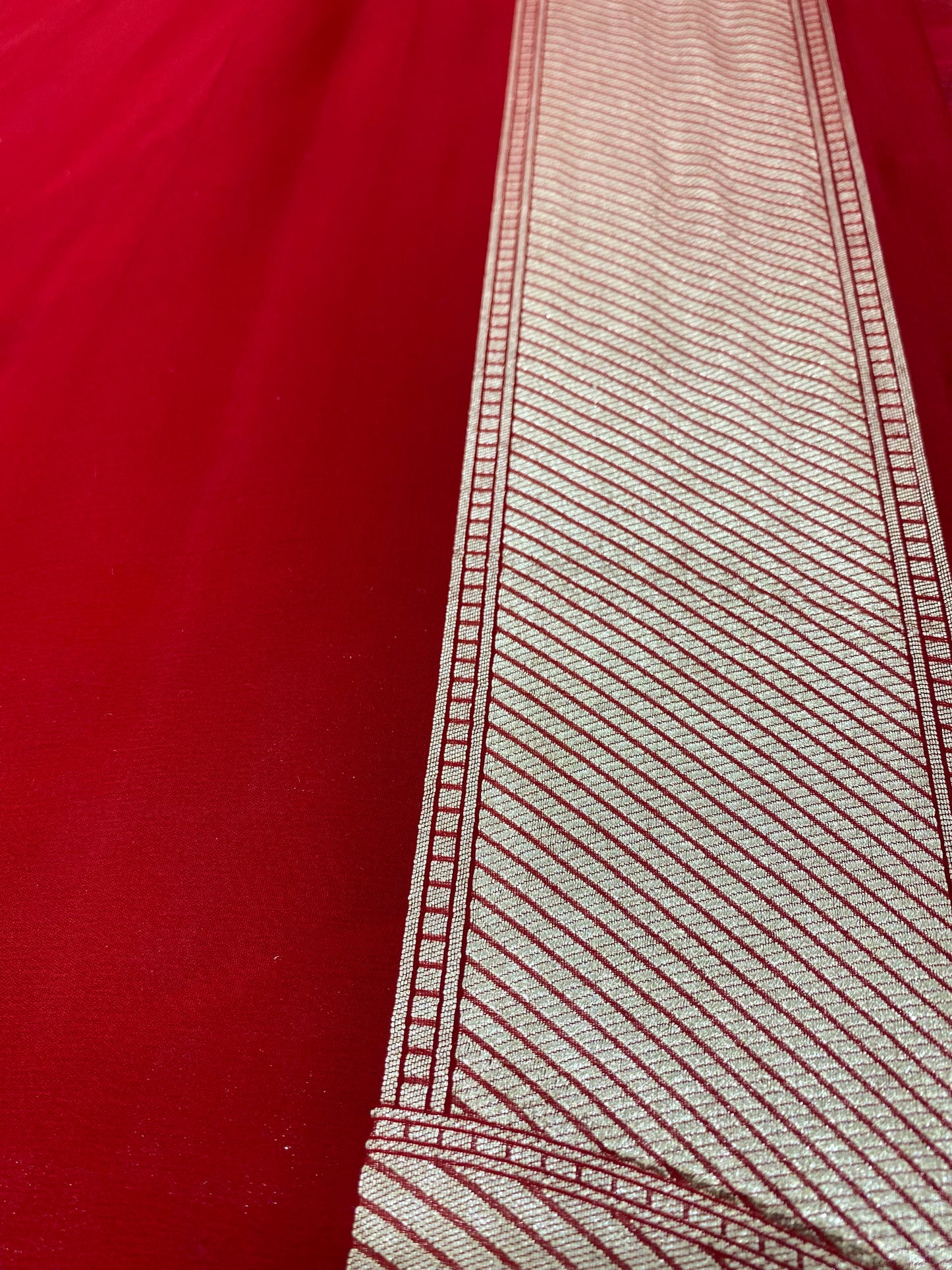 Khaddi Georgette Handloom Banarasi Saree.