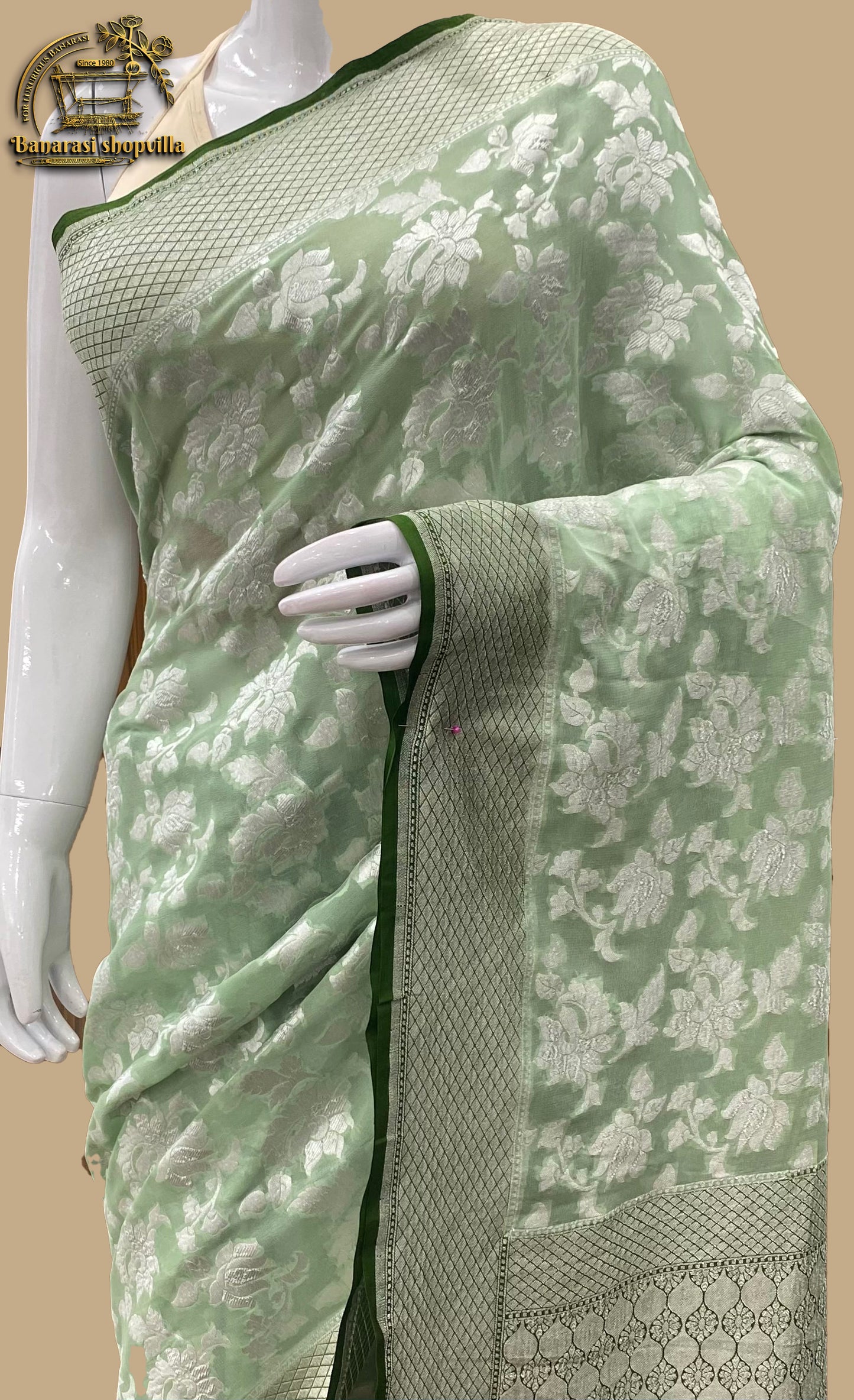 Khaddi Georgette Handloom Banarasi Saree With Gorgeous Silver Zari